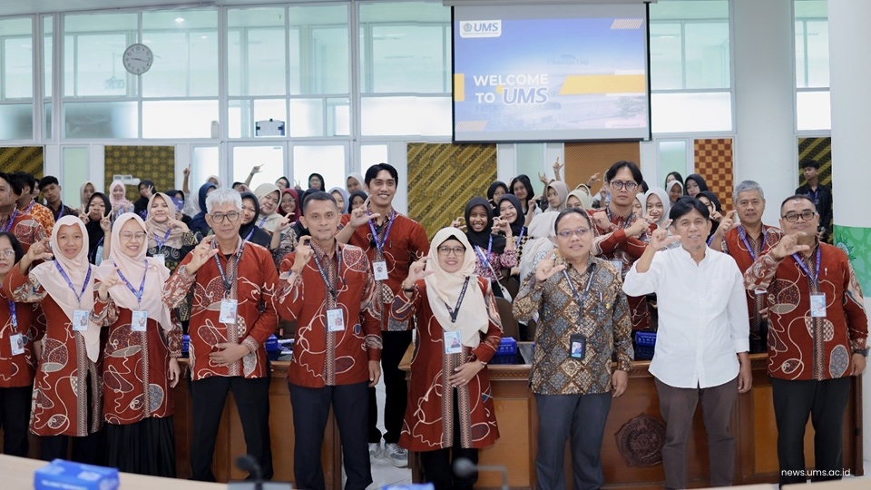 Apakah-Nonmuslim-Bisa-Kuliah-di-UMS-Ini-Jawaban-Tegas-Wakil-Rektor-Saat-Sambut-SMAN-2-Playen-2_11zon
